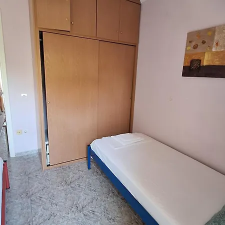 Ly * Kallithea (Chalkidiki)